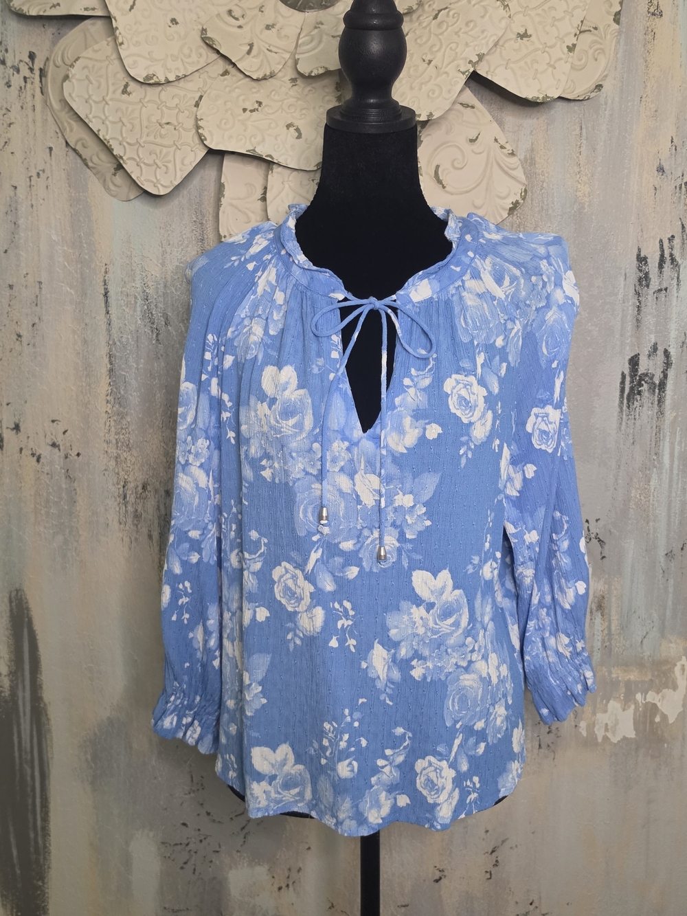 Laura Ashley Light Blue Floral Tie-Neck Long Sleeve Top Size Medium